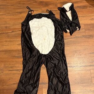 Chic Black and White Women's Costume